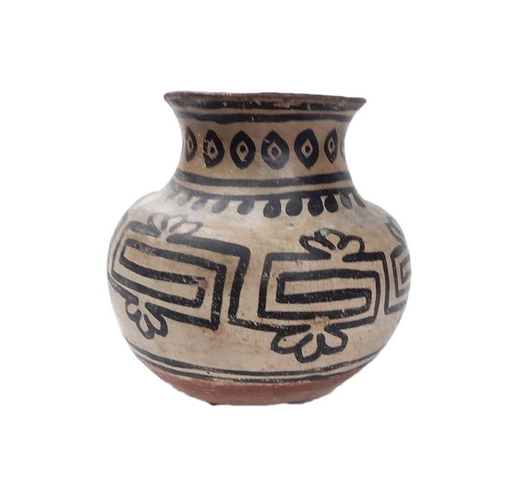 Top Very Rare Navajo pottery