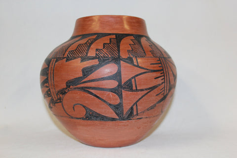 Pottery Jar : Native American jemez Pottery Jar, signed by Donald Chinana #123 Sold