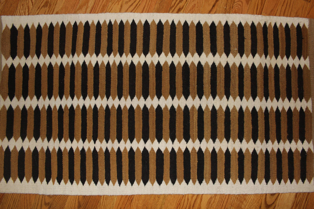 Native American Rug : Vintage Eye Dazzler Navajo Rug #106