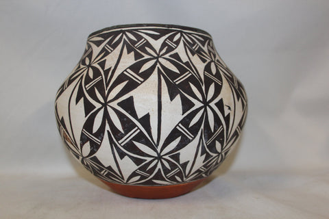 Acoma Pottery : Outstanding Acoma Polychrome Pottery Olla with Interior Banding #258 Sold